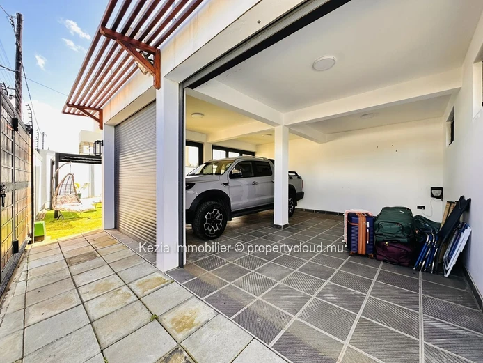 Modern Villa With Garage