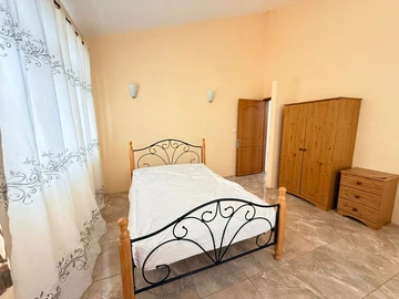 5 Bedroom Villa