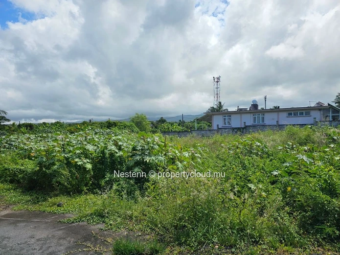 Prime 1081m² plot near the beach