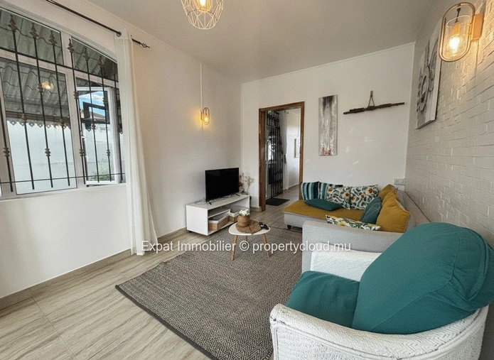 Villa 3 Chambres Avec Piscine, Garage Et Beaux Volumes – Péreybère