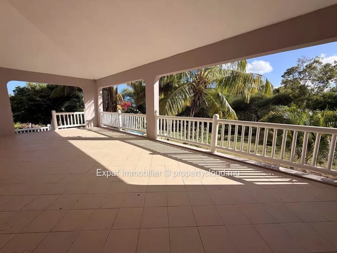 Renovated Family Home with Large Garden and Pool – For Rent in Petite Rivière Noire