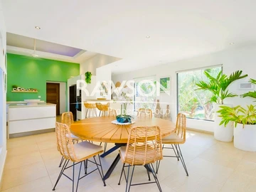 4 Bedroom Villa