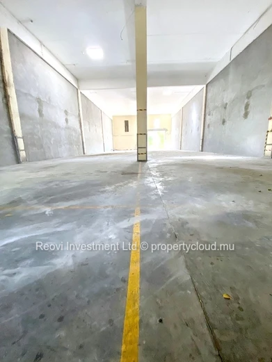 Entrepôt individuel avec une hauteur sous plafond de 6 m au centre de Coromandel