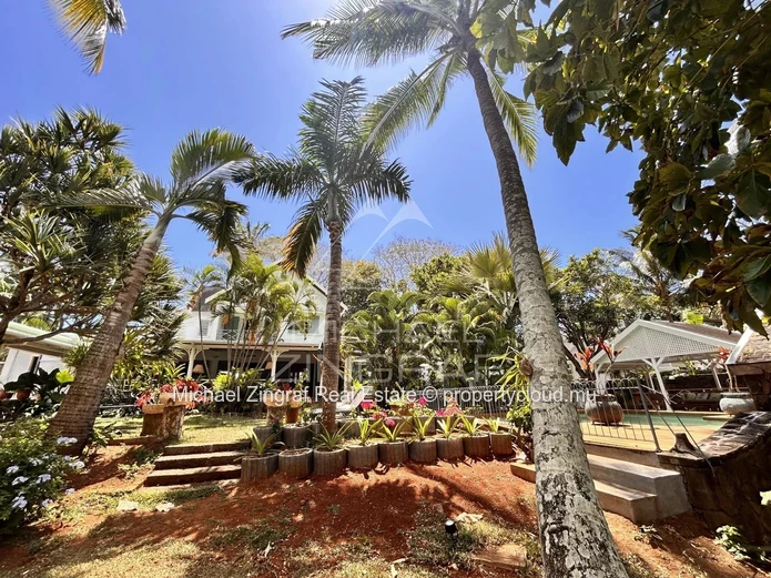 Colonial-Style Villa in Pointe aux Canonniers