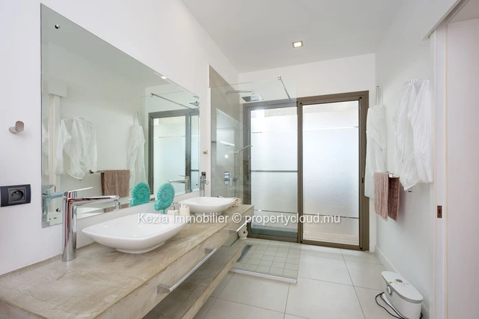 Une Villa Contemporaine Ouverte Sur Le Jardin