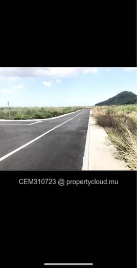 Terrain Résidentiel à Vendre – Lotissement Pierrefonds, 9,66 Perches