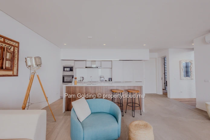 Vivez l'expérience d'être propriétaire de votre propre maison avec vue sur la mer. (Mandat exclusif)