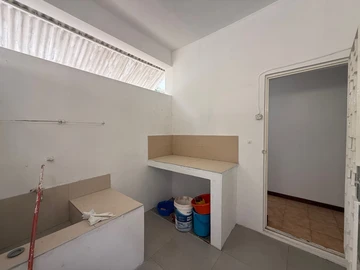 10 Bedroom House