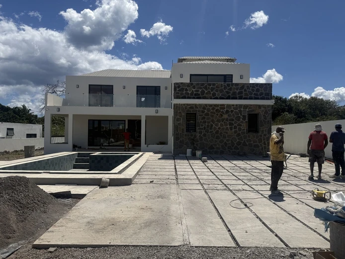 Luxury Furnished Villa with Sea Views – Flic en Flac