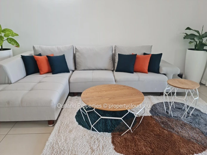 Beautiful newly renovated 3-bedroom apartment with swimming pool