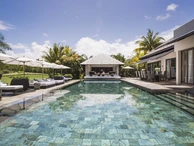 Special Offer: Villa with breathtaking sea and golf views in Anahita