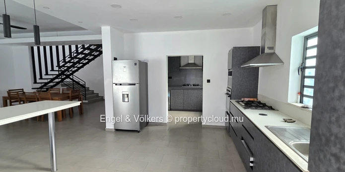 Elegant Fully Furnished 4-Bedroom Villa in the Heart of Pereybere