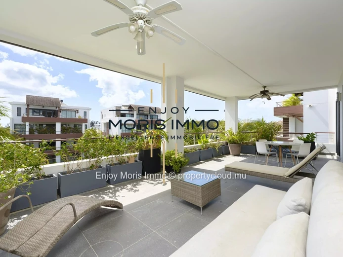 Appartement de prestige 3 chambres à vendre – Trou aux Biches | 180 m² | Accès plage à pied | Piscine lagon