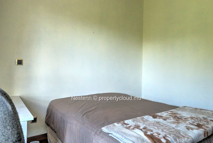 Spacious 3-bedroom traditional apartment 