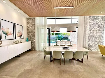 4 Bedroom Villa
