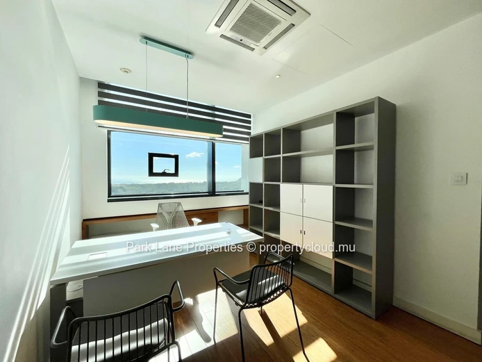732m² Premium Office for Rent – Ebene Cybercity – 13th Floor