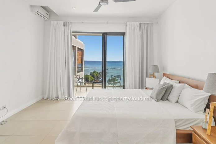 Penthouse avec Vue sur la Mer : Moderne et Entièrement Meublé