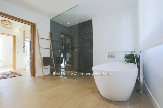 Magnificent villa with unobstructed views for sale in Tamarin, Mauritius
