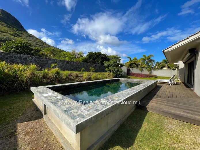 Vue Montagne – Piscine Privée – Grand Jardin