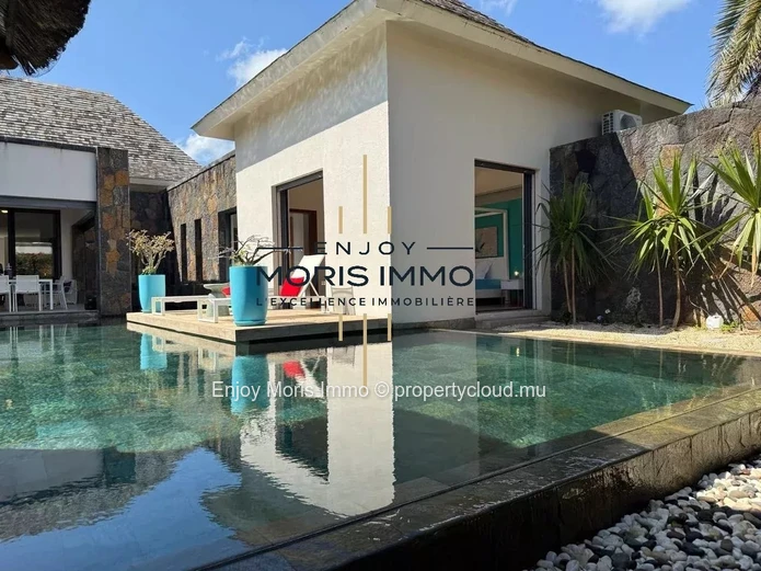 Luxury villa with pool for rent in Grand Baie – Mauritius | 420 m² | 4 en suite bedrooms | Long-term rental