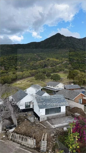 Signature villa with panoramic sea view on the heights of the Palmyre estate