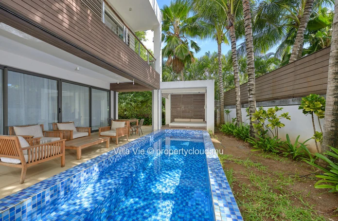 GRAND BAIE - Townhouse with 3 bedrooms en suite, sea access, swimming pool