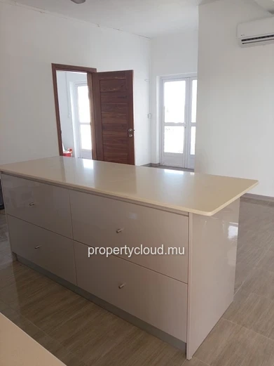 À Louer – Penthouse 3 Chambres En Suite – Pereybère