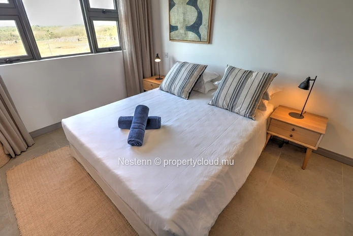 3-bed apartment with sea view in a secured residence with shared pool 