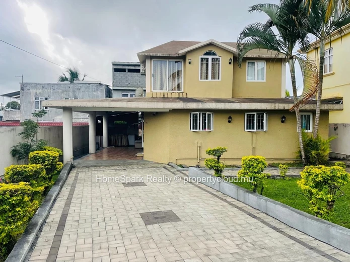 Lovely 4-Bedroom Family Home for Sale 