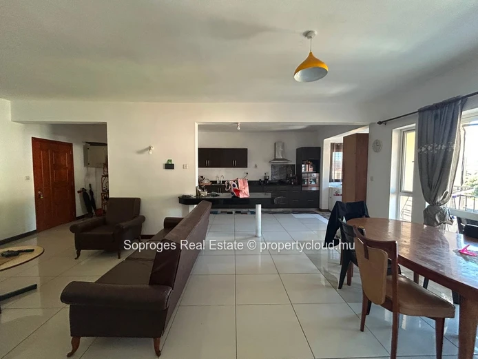 Appartement lumineux de 3 chambres avec vue sur la montagne – Résidence sécurisée - 138m2