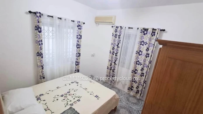 CLEAN & SPACIOUS 3-BEDROOM APARTMENT FOR RENT IN FLIC EN FLAC  ~ 3 Mins Walk to Flic en Flac Beach