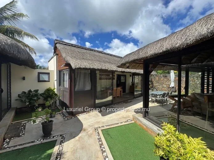 Balinese-Style Charming Villa – Private Pool and Tropical Setting