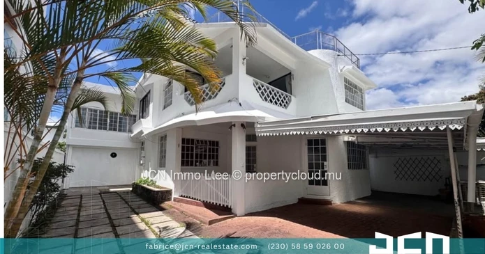 ?? For Sale in Sodnac – Spacious Home Full of Potential! ??