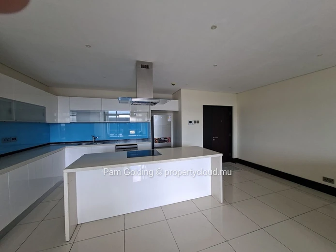 Appartement de deux chambres, idéalement situé au cœur de Grand Baie, à La Croisette.