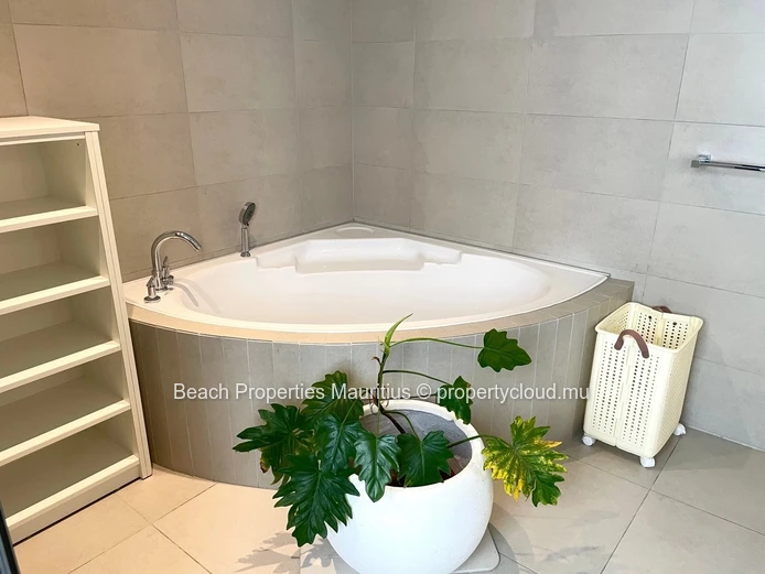 Open-Plan 3-Bed Apartment | Moments from the Beach + Weekly Housekeeping Included