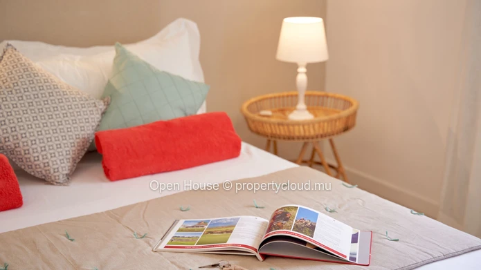 FOR SALE - Apartment R+2 - Pointe aux Canonniers - 3 bedrooms, communal pool, close to the beach - accessible to fore...