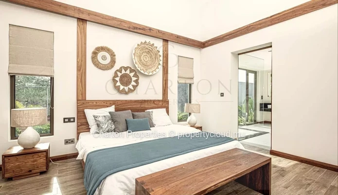 Elegant 3-bedroom villa just steps from the beach