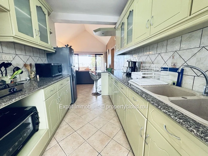 3-Bedroom Flat With Sea Views Near The Beach – Trou Aux Biches