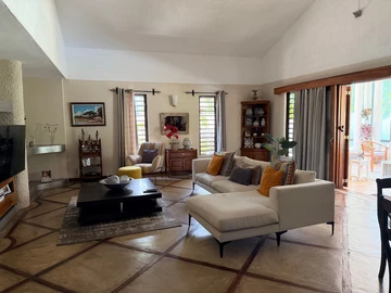 5 Bedroom Villa