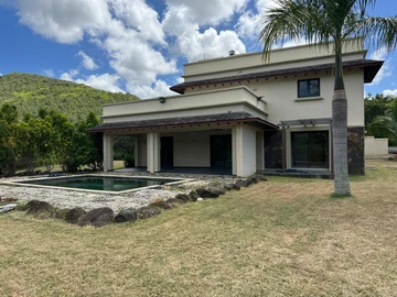 4 Bedroom Villa