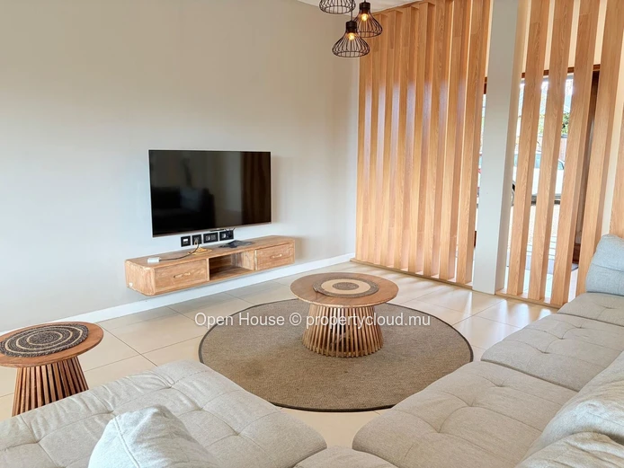 Furnished 320m² Villa for Rent in Charmoze