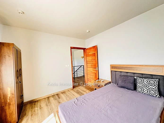 Contemporary Villa Ideally Located