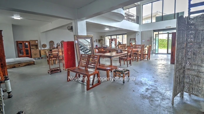 Unique Commercial Property – 558 m² Build Surface Area