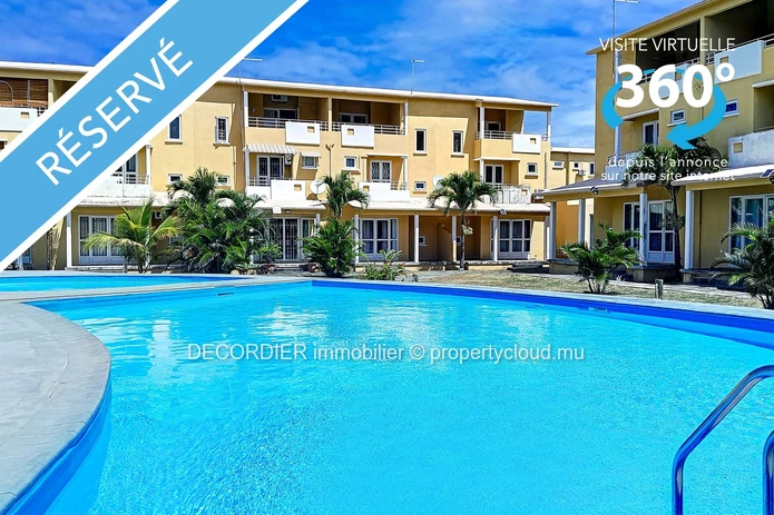 Triplex in a 24/7 secure residence with shared swimming pool