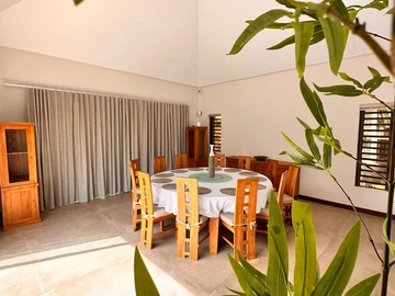 5 Bedroom Villa