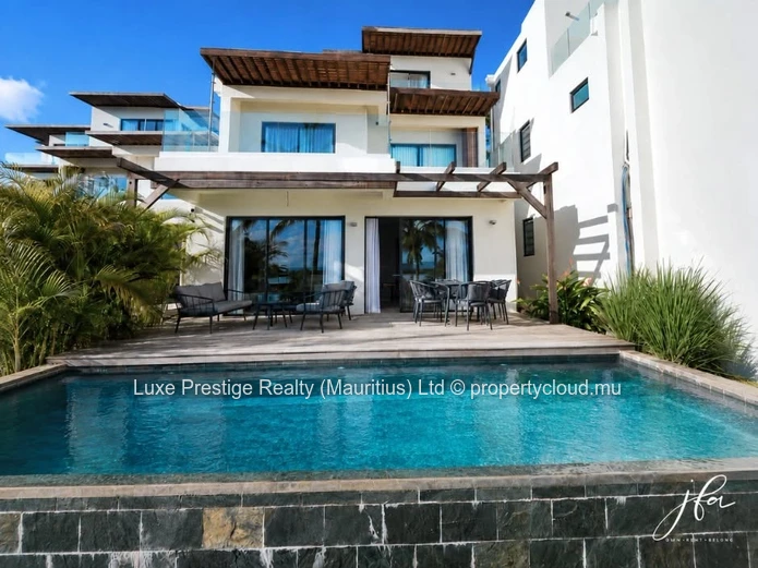 Luxury 4-Bedroom Waterfront House for Rent in Poste Lafayette | Private Pool, Lagoon Views & Secure Residence