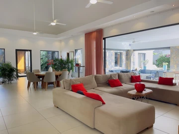 4 Bedroom Villa
