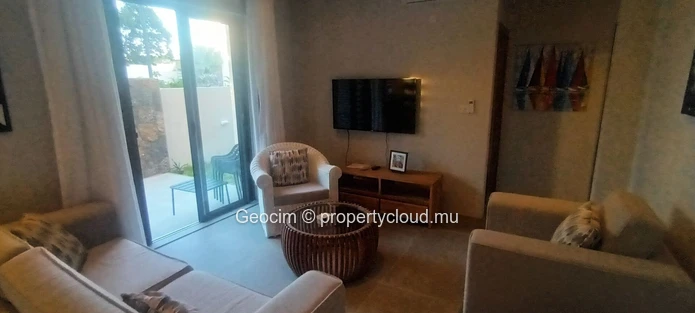 Flic en Flac Green Creek fully furnished modern 3 bedrooms flat. Ground floor. Terrace. Private parking. Shared swimm... (Sole Mandate)