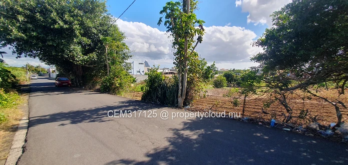 Freehold Residential & Commercial Land for Sale – Solferino No 5, Vacoas 
