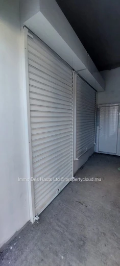 commercial outlet for long term rental Surinam 